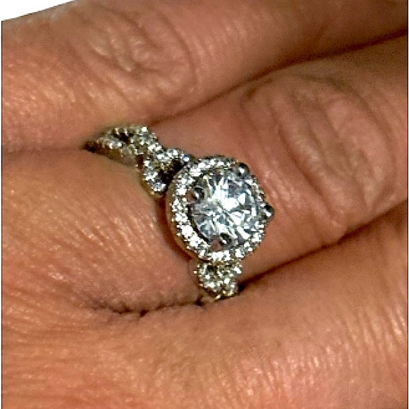 925 Sterling and Stimulated Diamond Ring Size 8 - Picture 6 of 9